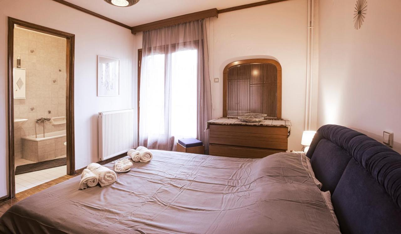 Georgia'S Guesthouse Касторія Екстер'єр фото