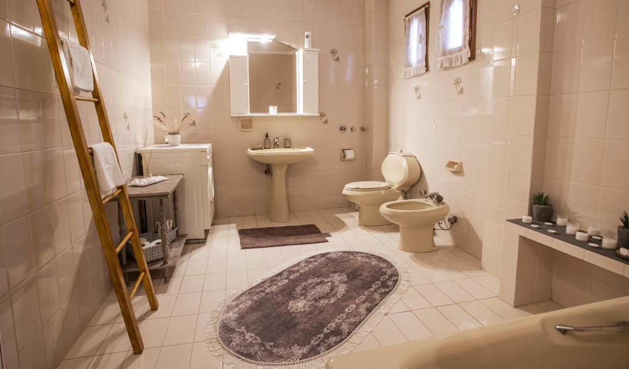Georgia'S Guesthouse Касторія Екстер'єр фото