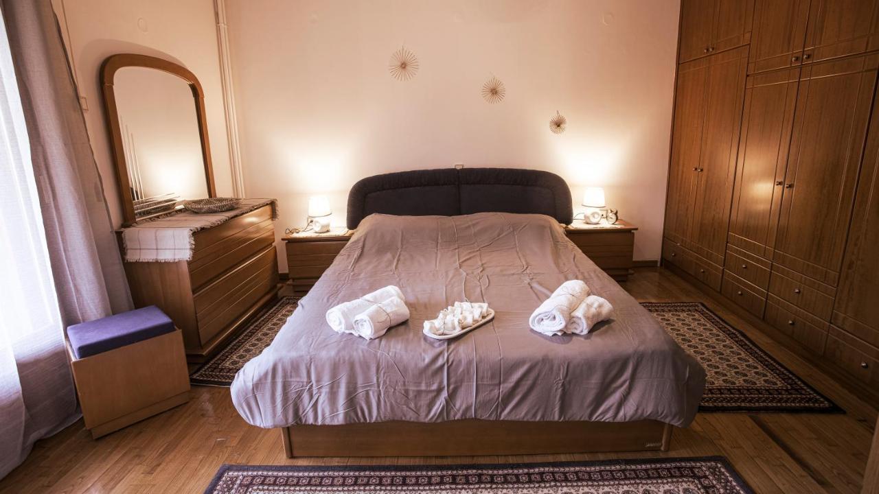 Georgia'S Guesthouse Касторія Екстер'єр фото