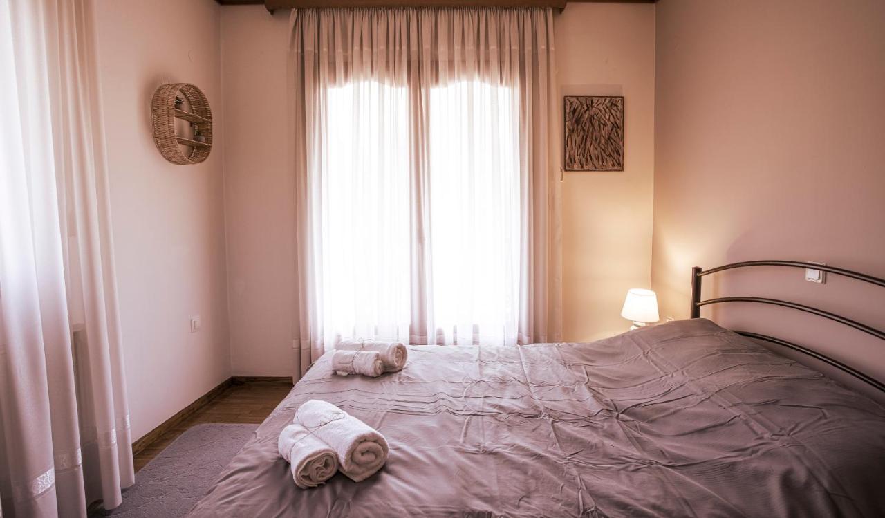 Georgia'S Guesthouse Касторія Екстер'єр фото