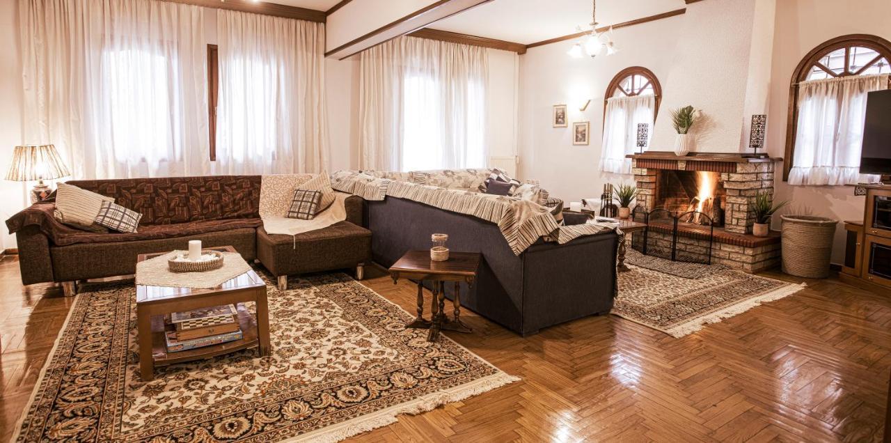 Georgia'S Guesthouse Касторія Екстер'єр фото
