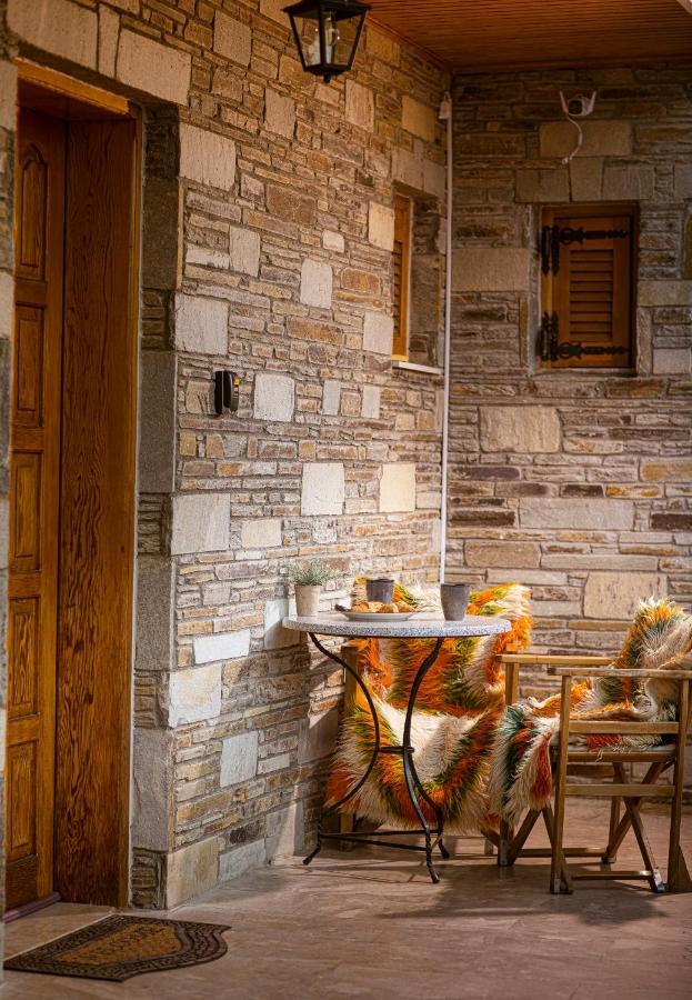 Georgia'S Guesthouse Касторія Екстер'єр фото
