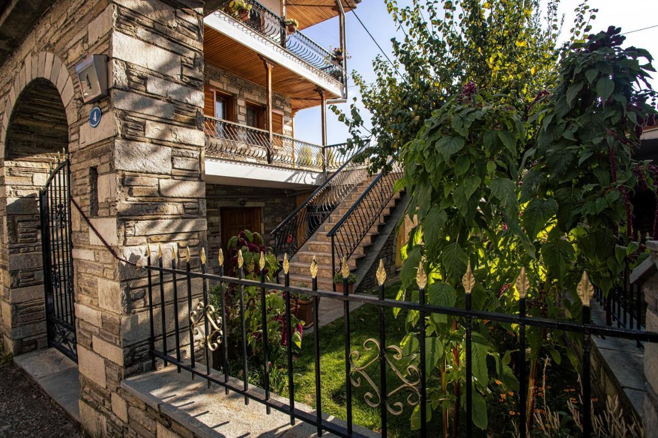 Georgia'S Guesthouse Касторія Екстер'єр фото