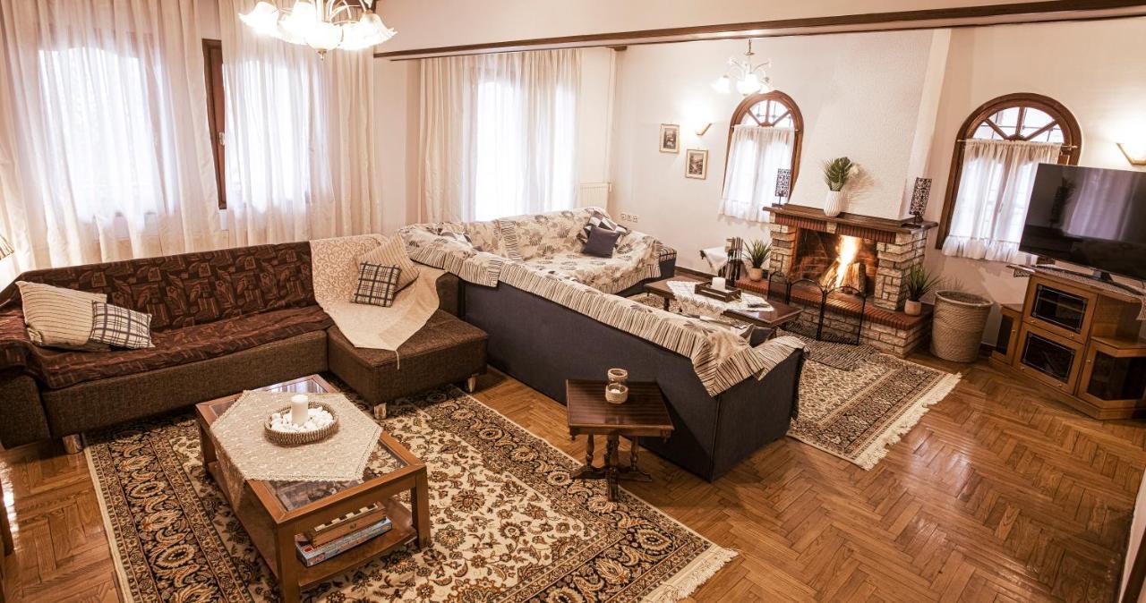 Georgia'S Guesthouse Касторія Екстер'єр фото